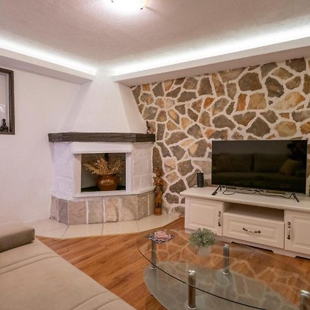 Stunning Home In Makarska With 1 Bedrooms And Wifi Exteriér fotografie