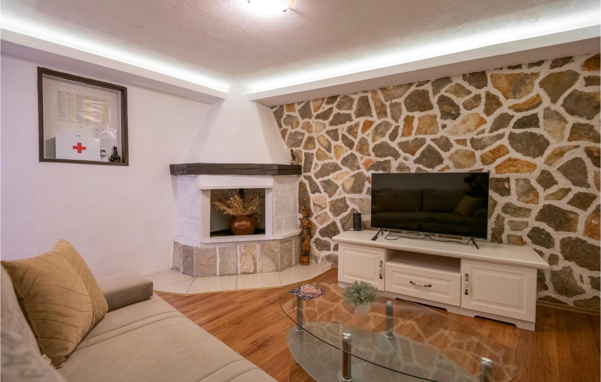 Stunning Home In Makarska With 1 Bedrooms And Wifi Exteriér fotografie